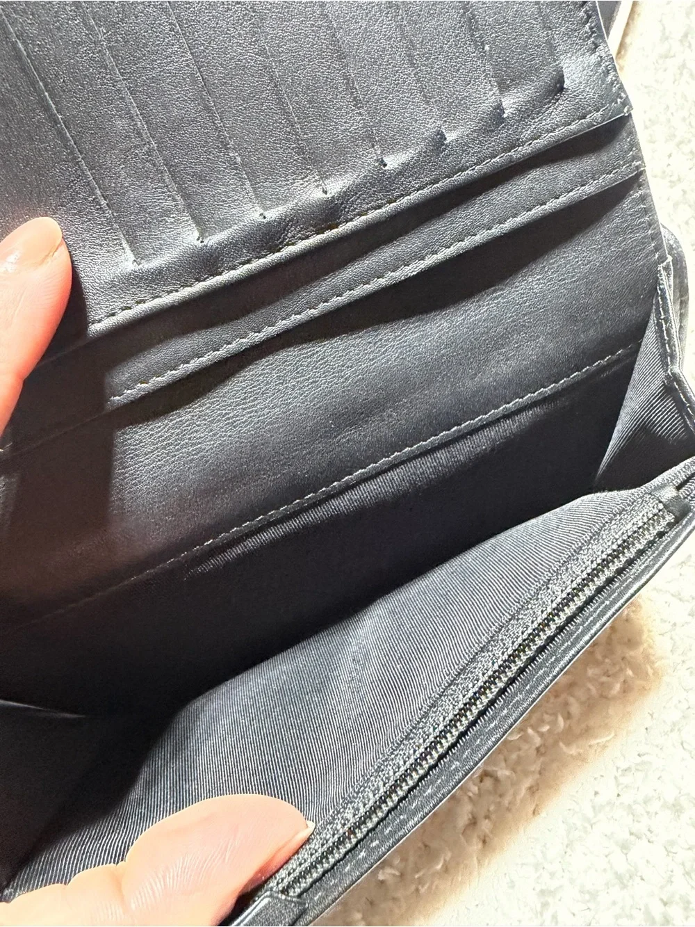 Vintage Chanel Black Patent Leather Yen Wallet Quilted CC Long Wallet - Picture 7 of 8
